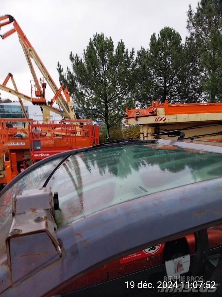 Manitou MT1440 Teleskopski viličari