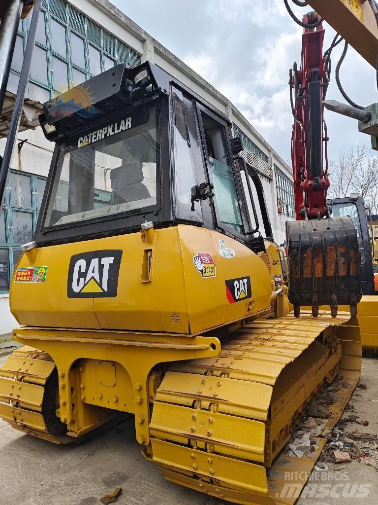 CAT D 5 K Buldožeri gusjeničari