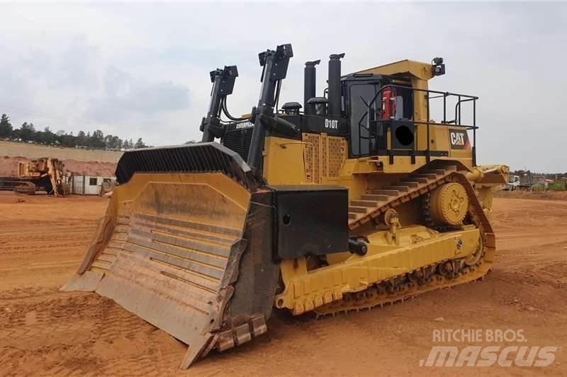 CAT  D10T Buldožeri gusjeničari
