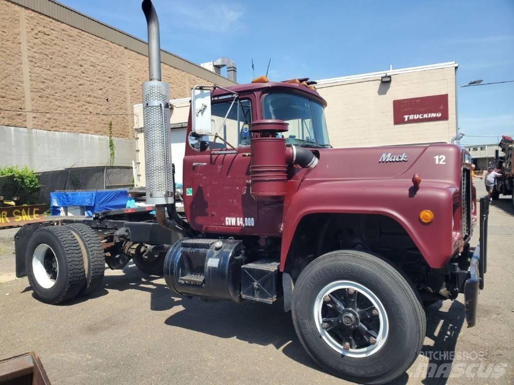 Mack RD 690 P Traktorske jedinice