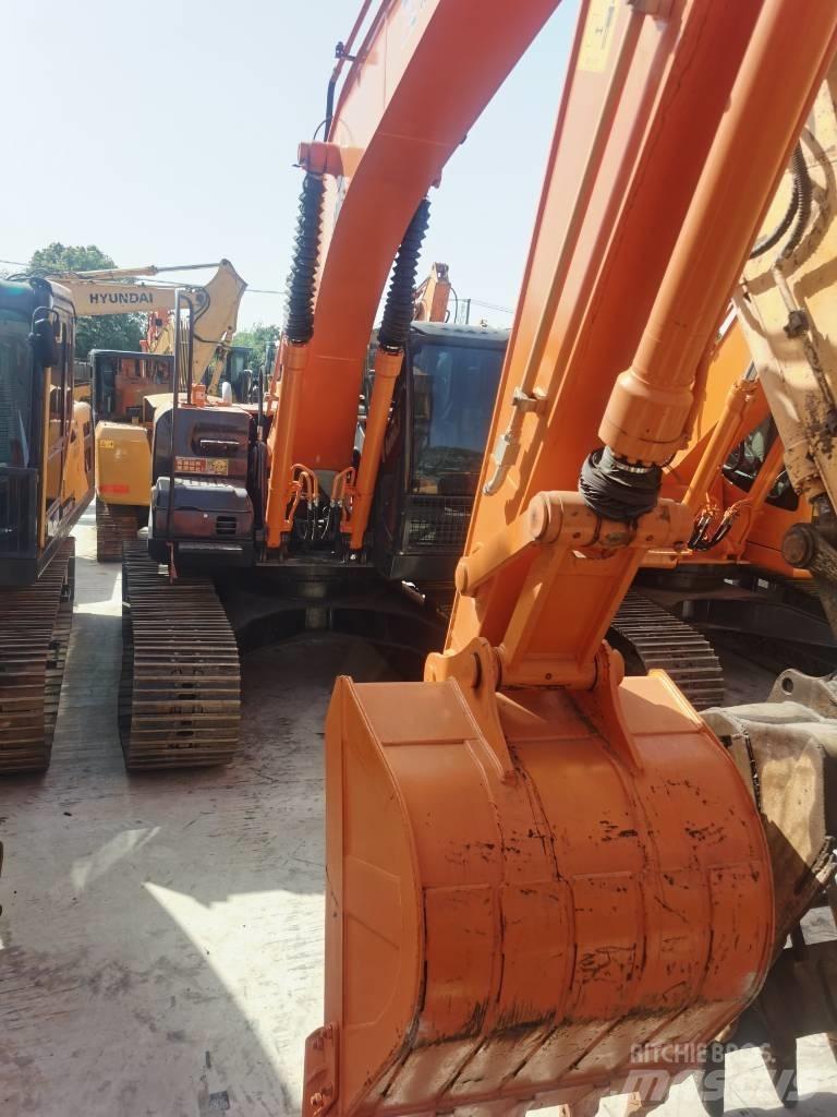Hitachi ZX 210 Bageri gusjeničari