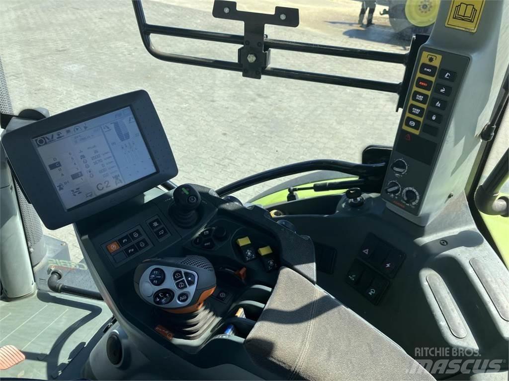 CLAAS Arion 640 Traktori
