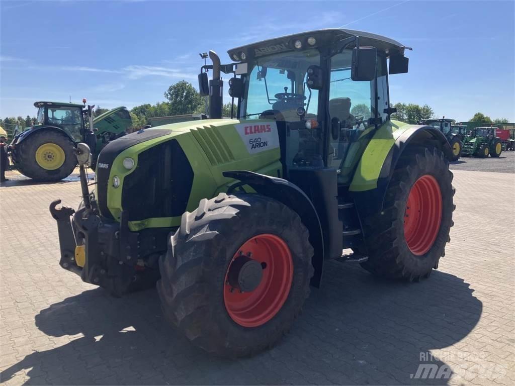 CLAAS Arion 640 Traktori
