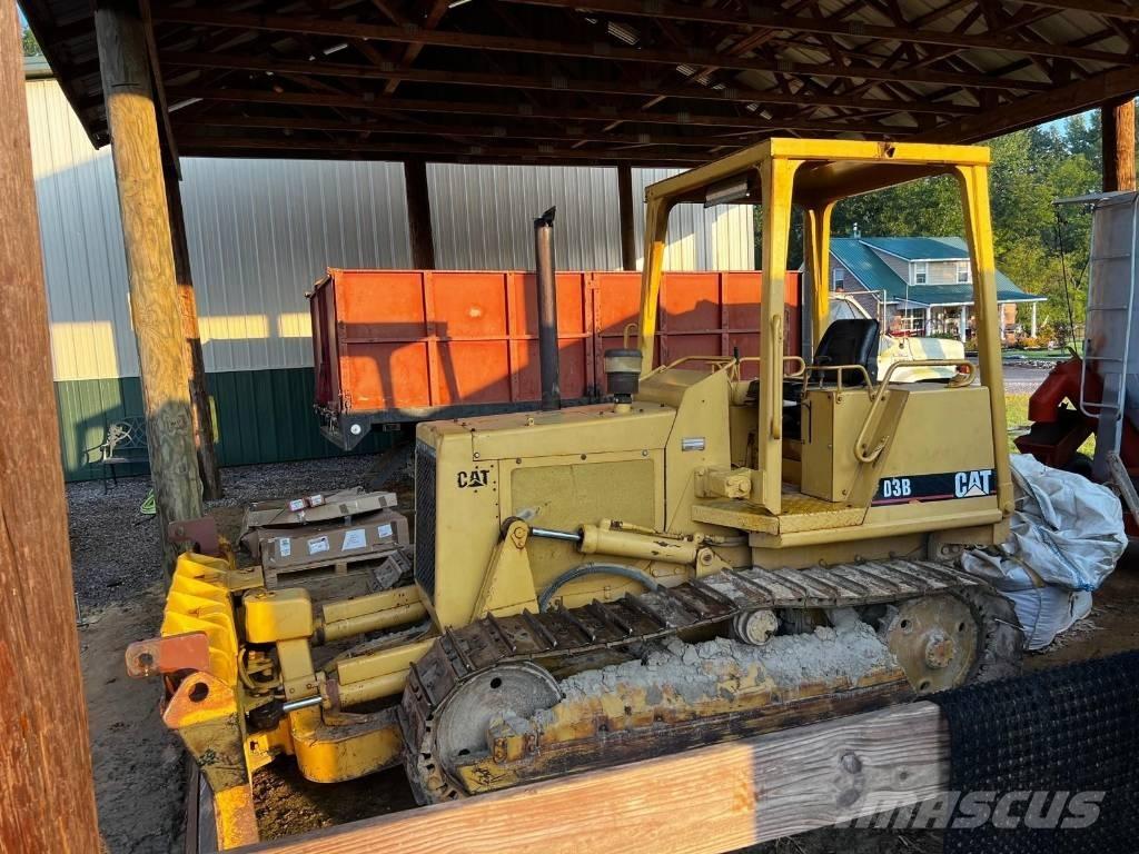 CAT D 3 B Buldožeri gusjeničari
