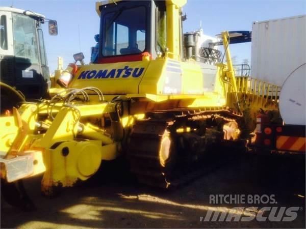 Komatsu D85EX-15 Buldožeri gusjeničari