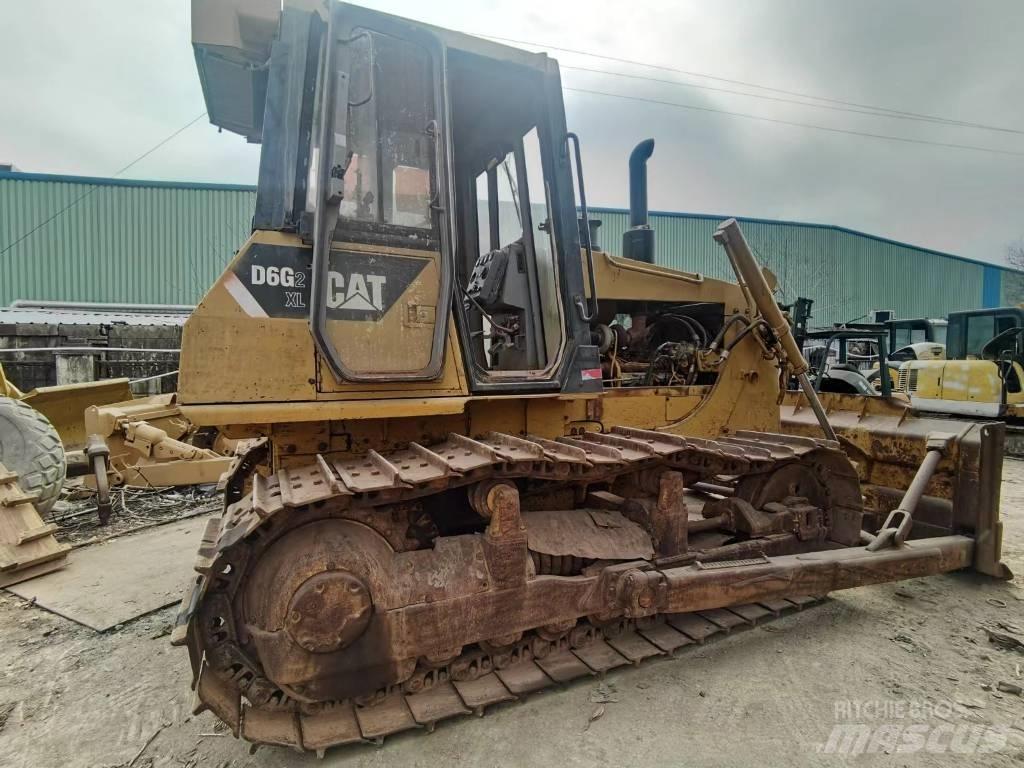 CAT D 6 G Buldožeri gusjeničari
