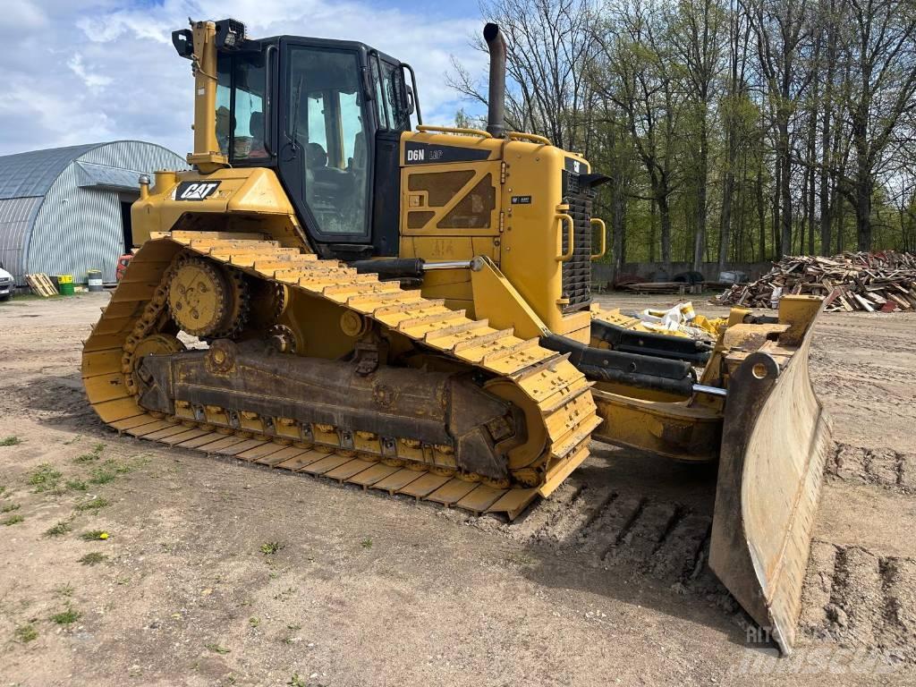 CAT D 6 N Buldožeri gusjeničari
