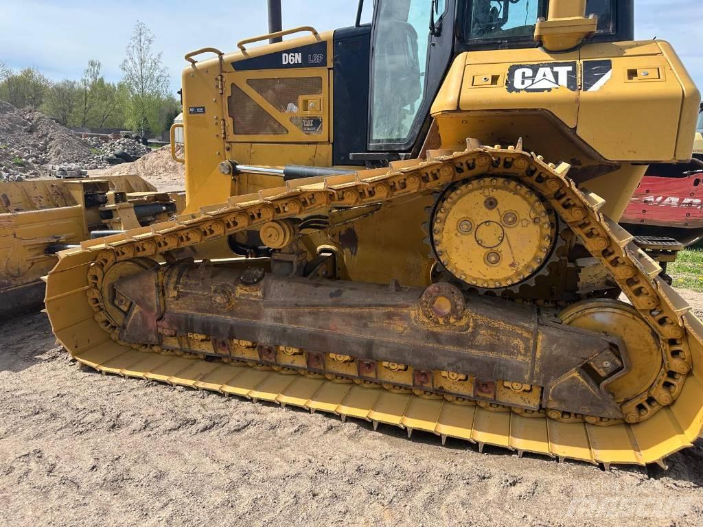 CAT D 6 N Buldožeri gusjeničari