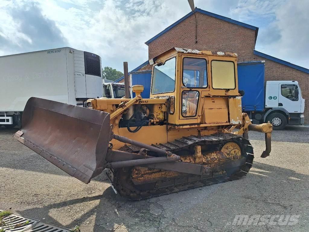 Komatsu D45-1 Buldožeri gusjeničari