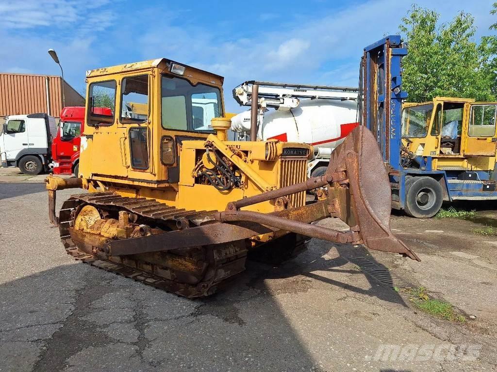 Komatsu D45-1 Buldožeri gusjeničari