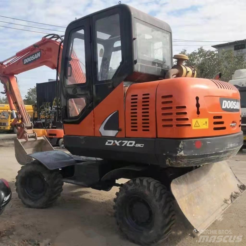 Doosan DX70W-9C Bageri na kotačima