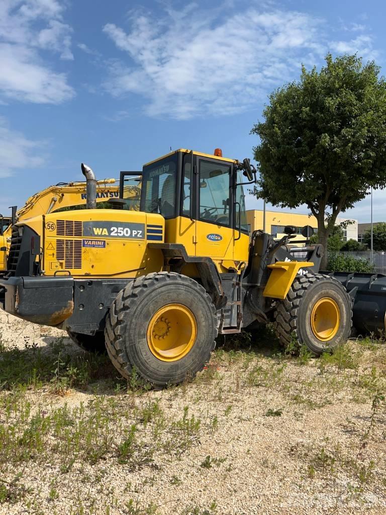Komatsu WA 250 PZ-6 Utovarivači na kotačima