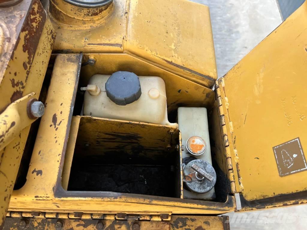 CAT D7H Buldožeri gusjeničari