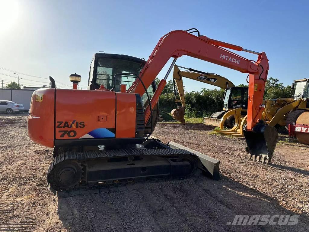 Hitachi ZX70 Midi bageri 7t – 12t