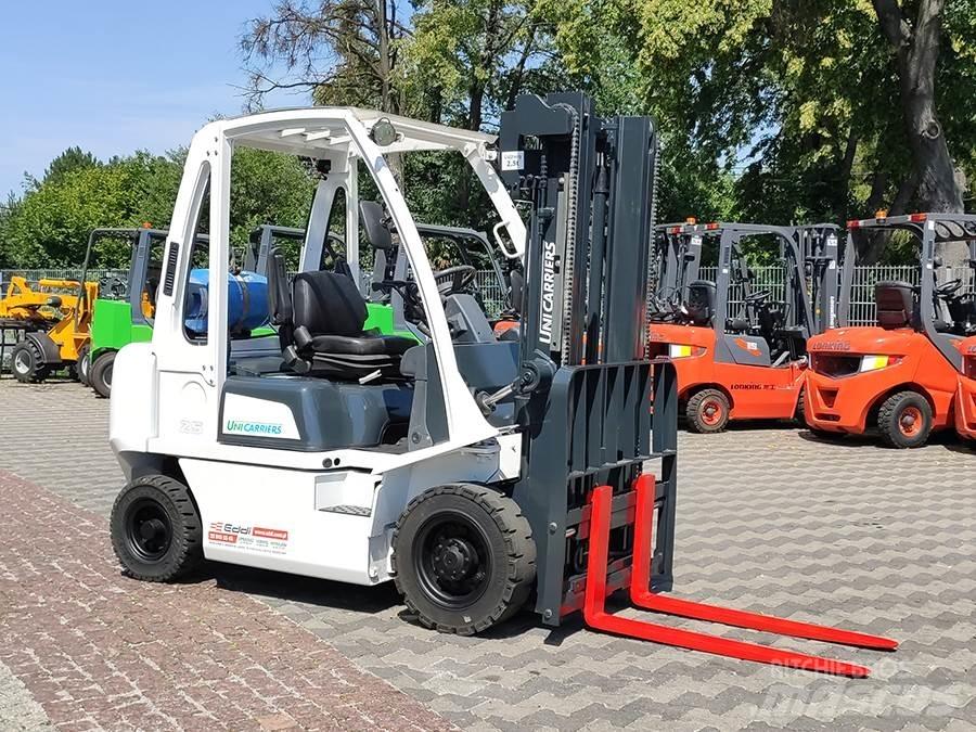 Nissan U1D2A25LH Plinski viličari
