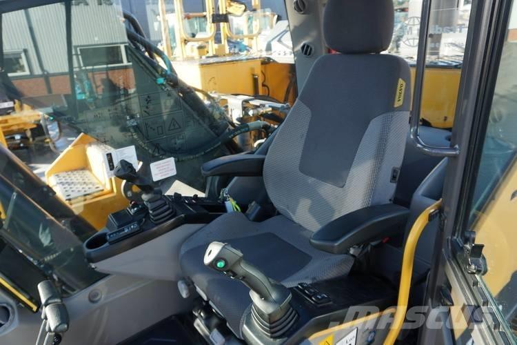 Volvo EC 250 E NL Bageri gusjeničari