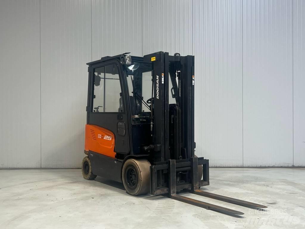 Doosan B25X-7 Električni viličari