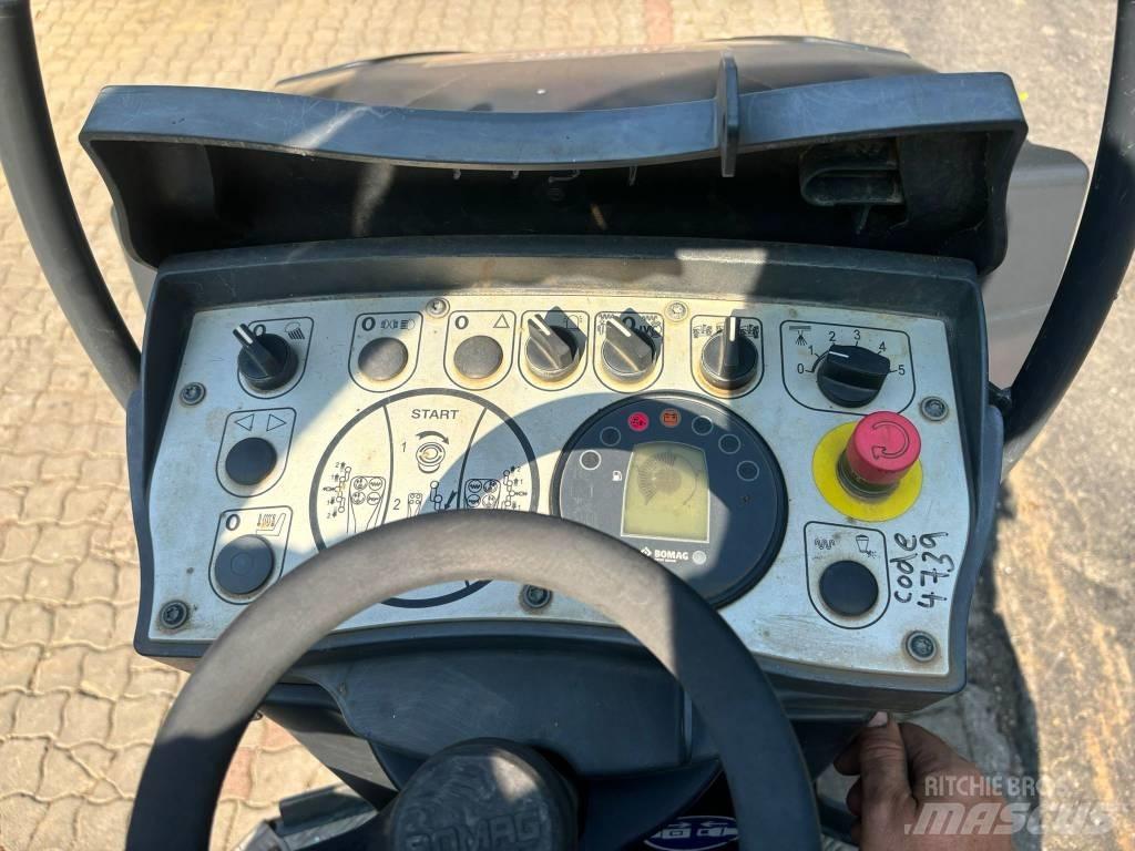 Bomag BW 120 AD-5 Valjci sa dvojnim bubnjem