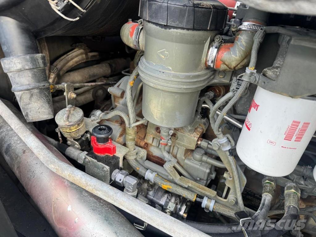 Sennebogen 818M Bageri za manipuliranje materijalom / otpadom