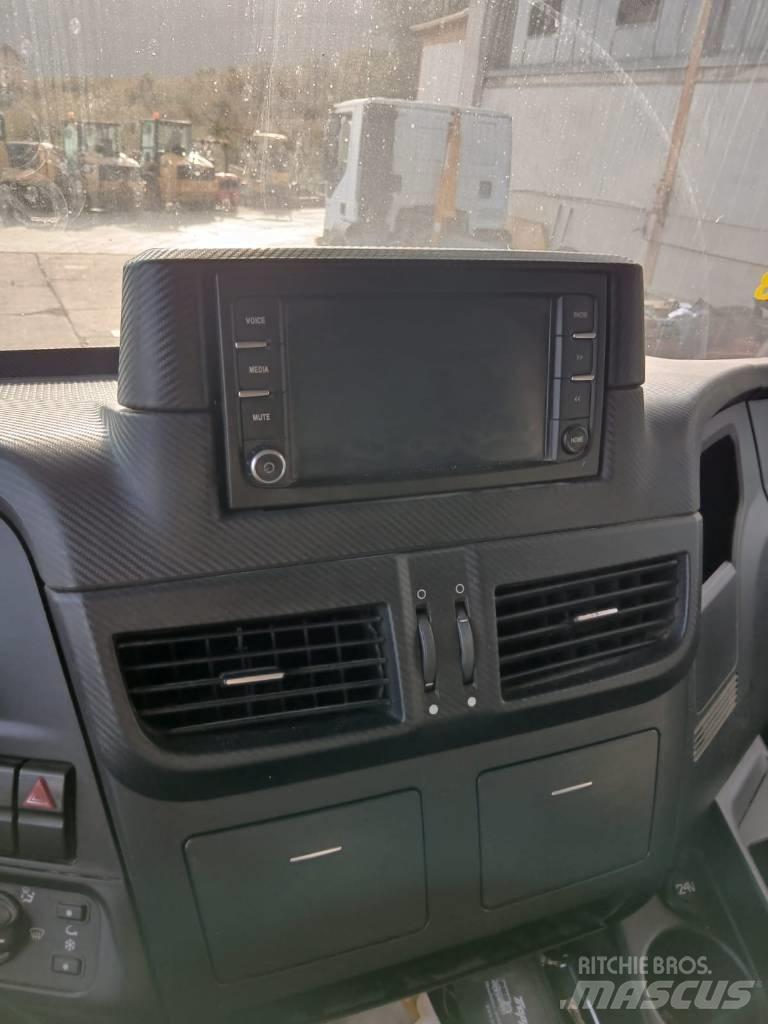 Iveco STRALIS 320S46 Kamioni s ravnim pločom / vitlom