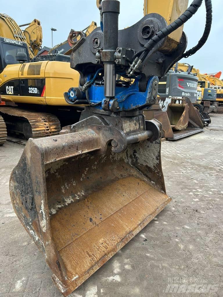CAT M 318 F Bageri na kotačima