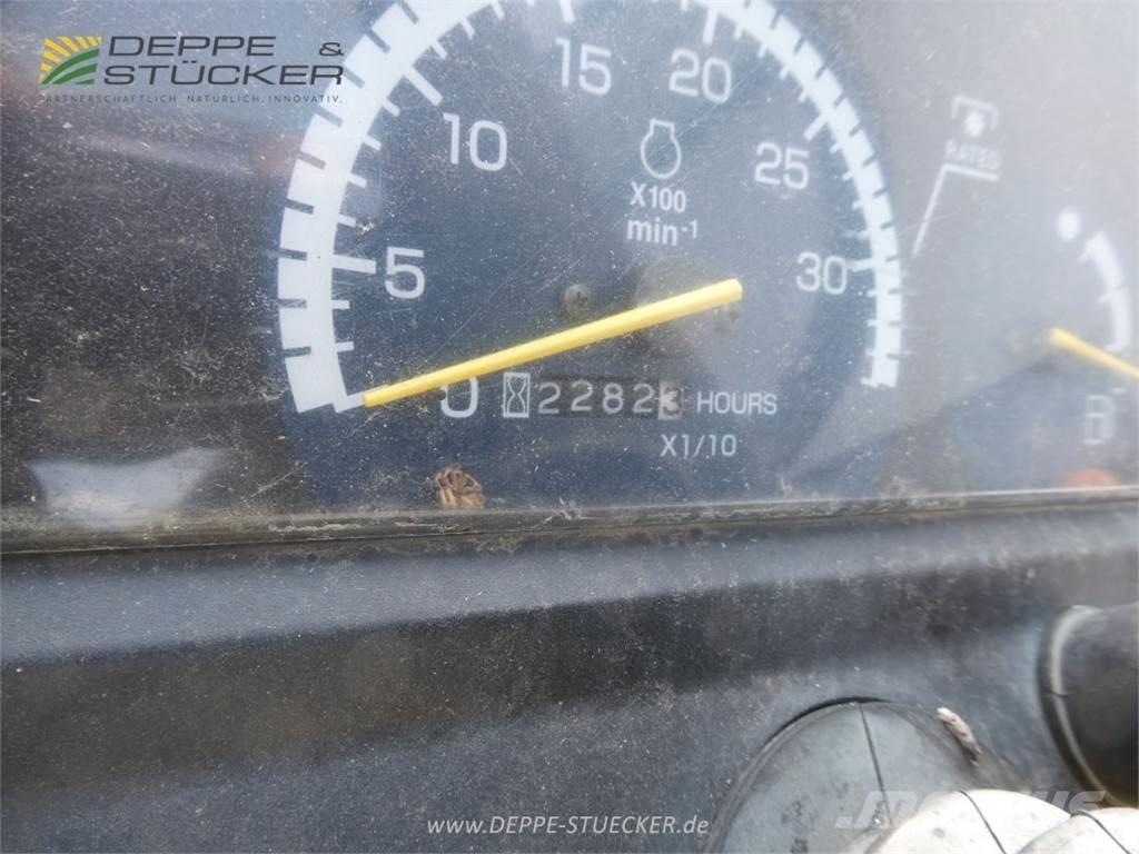 John Deere 2320 Kompaktni (mali) traktori