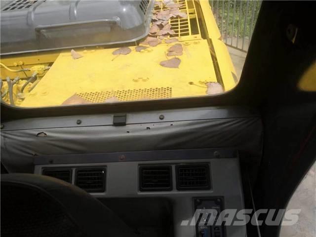 Komatsu pc200-6 Bageri gusjeničari