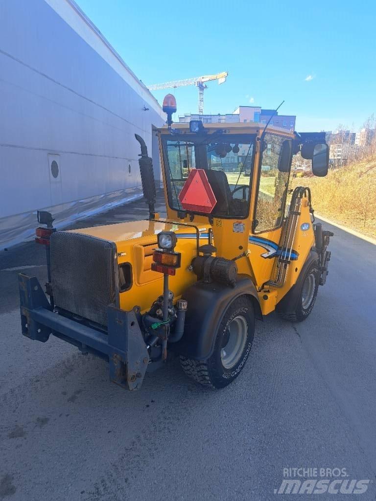 Wille 355 B Pomoćni strojevi