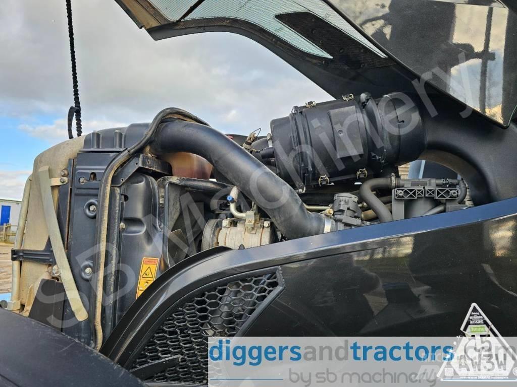 Valtra T 154 Traktori
