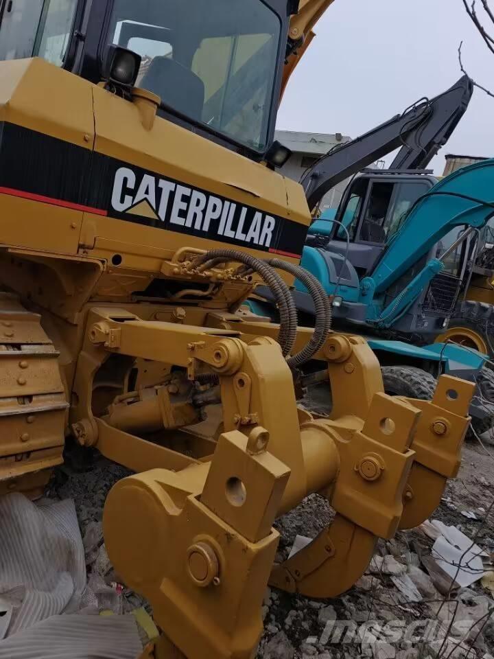 CAT D 6 G Buldožeri gusjeničari