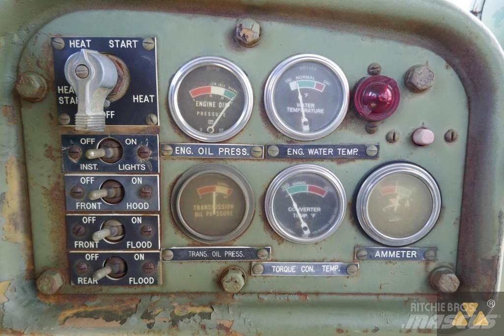 CAT D7F Ex-army Buldožeri gusjeničari