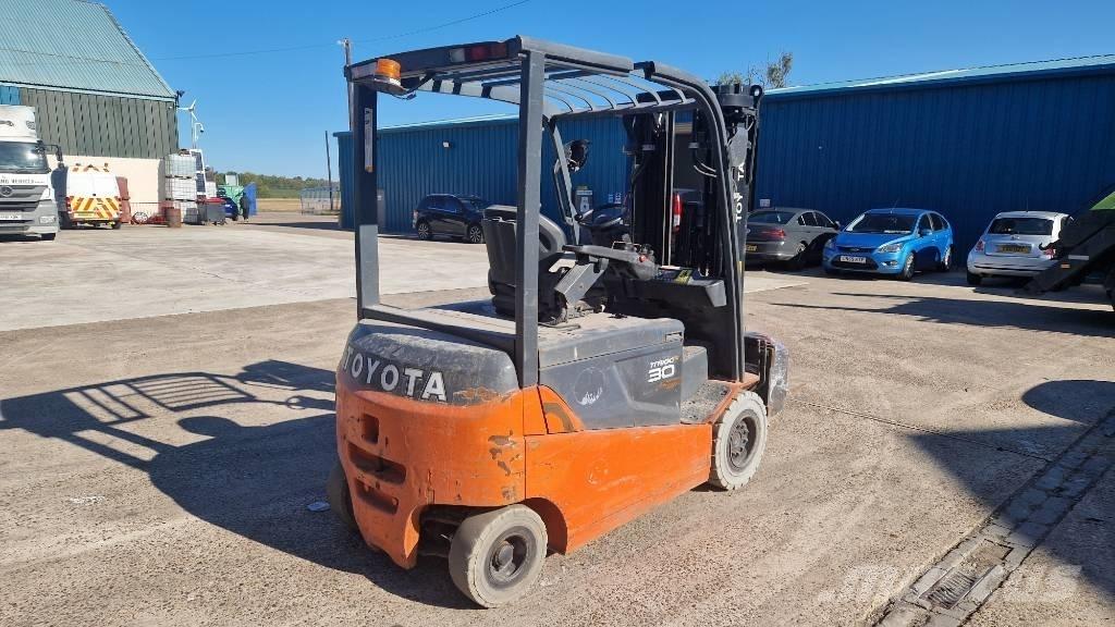 Toyota 8 FBMT 30 Električni viličari