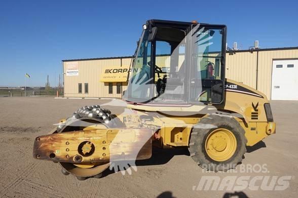 CAT CP-433E Valjci sa jednim bubnjem