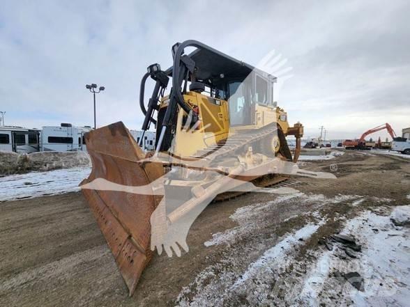 CAT D8T Buldožeri gusjeničari