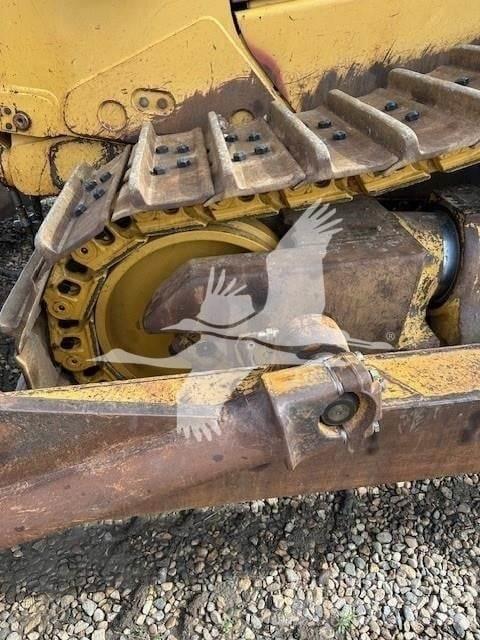 CAT D8T Buldožeri gusjeničari