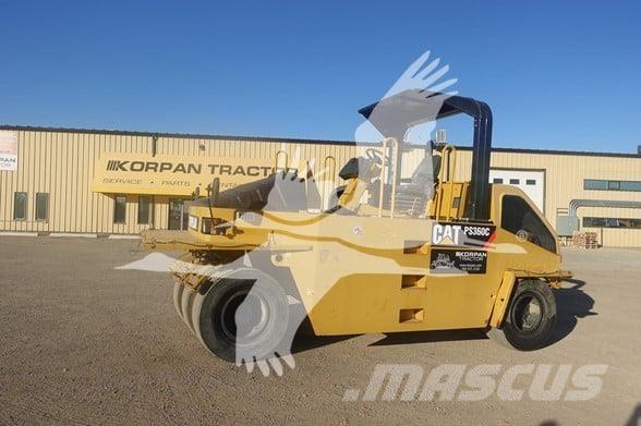 CAT PS-360C Gumeni valjci na kotačima
