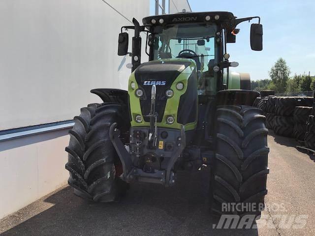 CLAAS AXION 810 Traktori