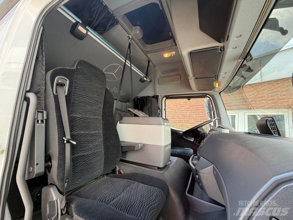 Mercedes-Benz 1530L Kamioni sa ceradom