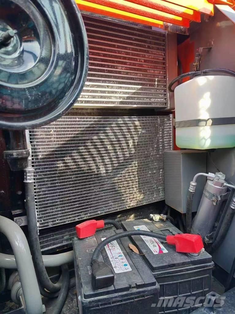 Hitachi ZX 120 Bageri gusjeničari