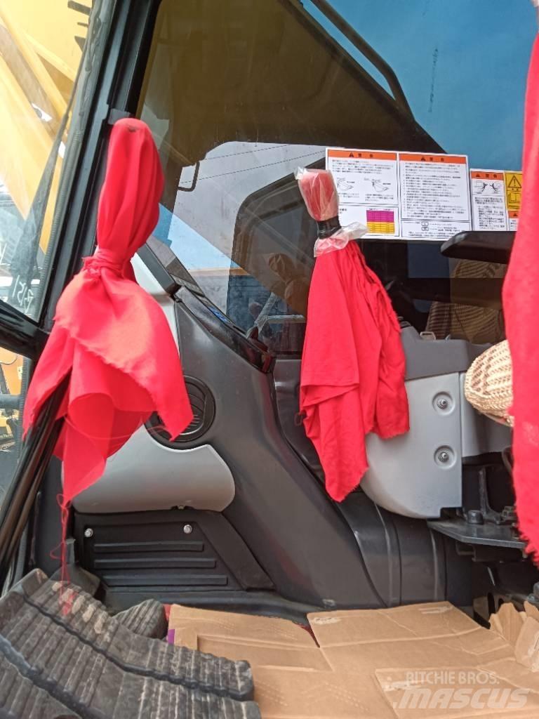 Komatsu PC 200-8 Bageri gusjeničari