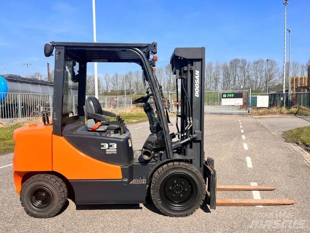 Doosan D33S- 7 Dizelski viličari