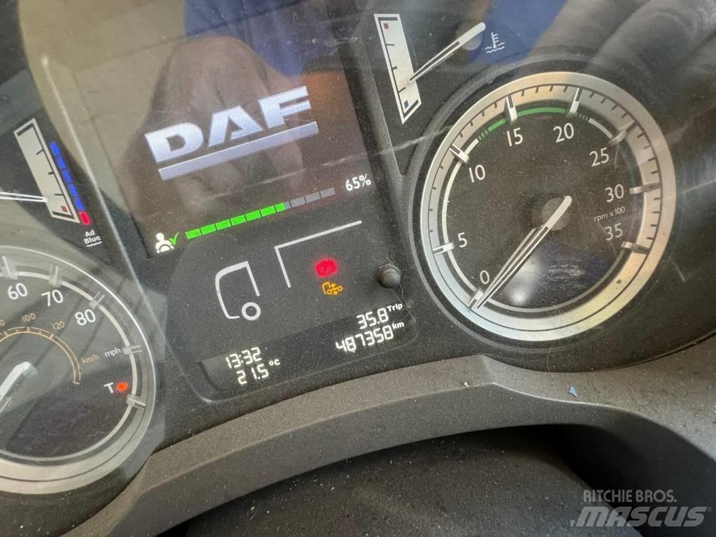 DAF LF 220 Kamioni s ravnim pločom / vitlom