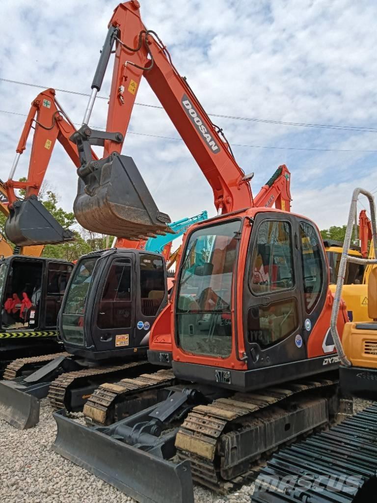 Doosan DX 75 Bageri gusjeničari