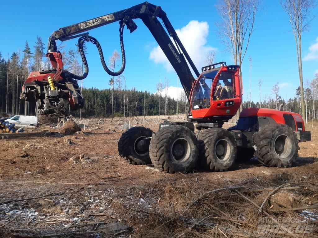 Komatsu 951 Harversteri