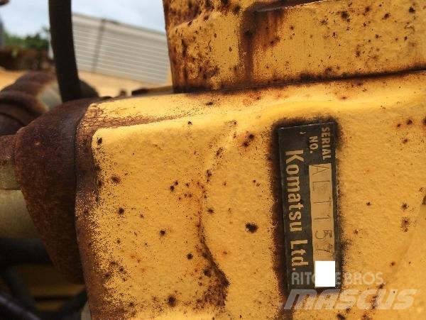 Komatsu PC200-8-AC Bageri gusjeničari