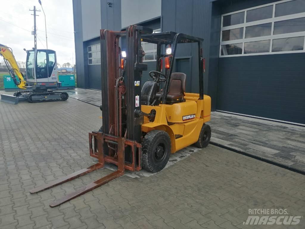 CAT DP 25 K Dizelski viličari