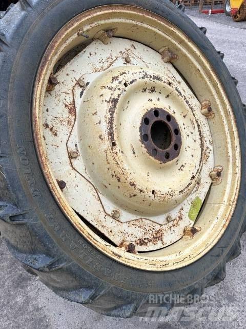 Dunlop 9.5R44 Gume, kotači i naplatci