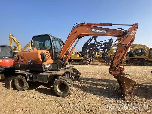 Doosan DX60W Mini bageri <7t