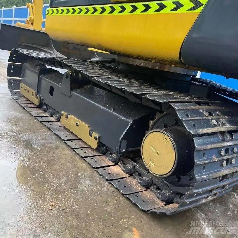 Komatsu PC56-7 Bageri gusjeničari