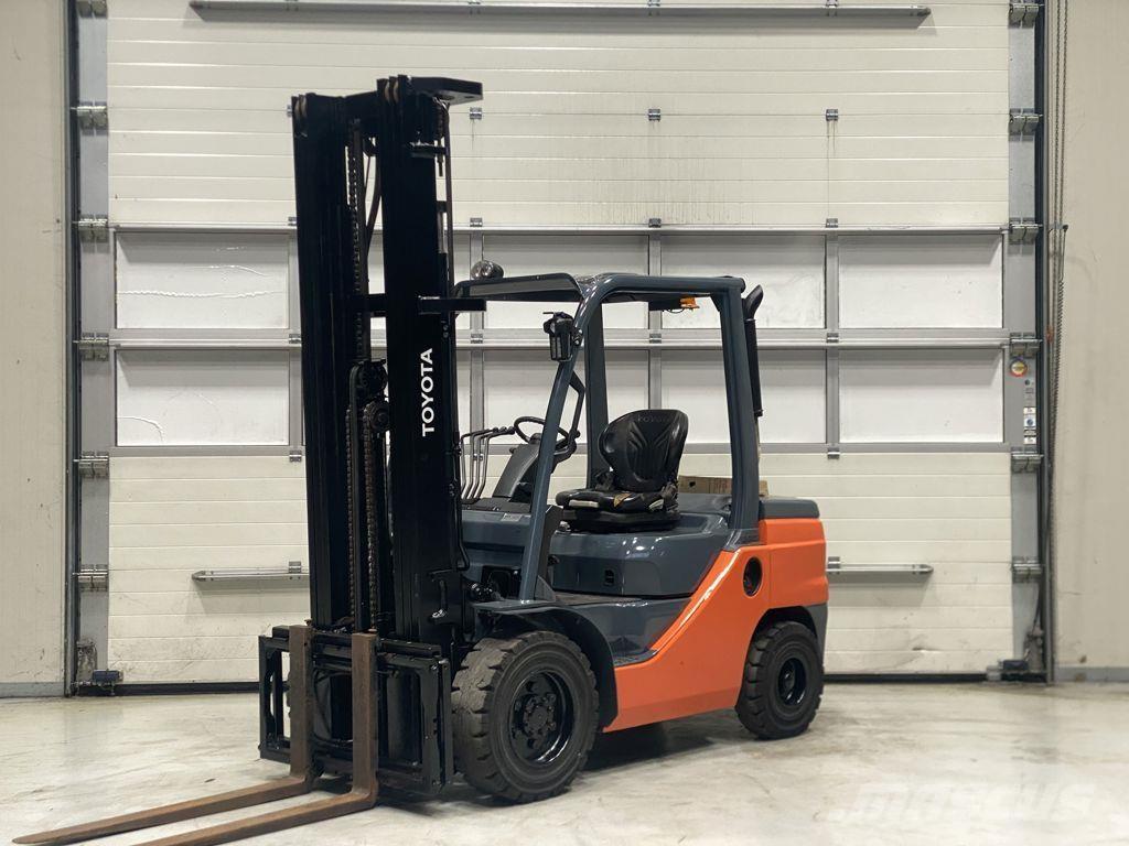 Toyota 52-8FDF30 Dizelski viličari